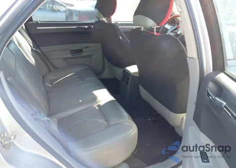 2006 Chrysler 300C z USA, uszkodzony, nr VIN 2C3KA63HX6H121945